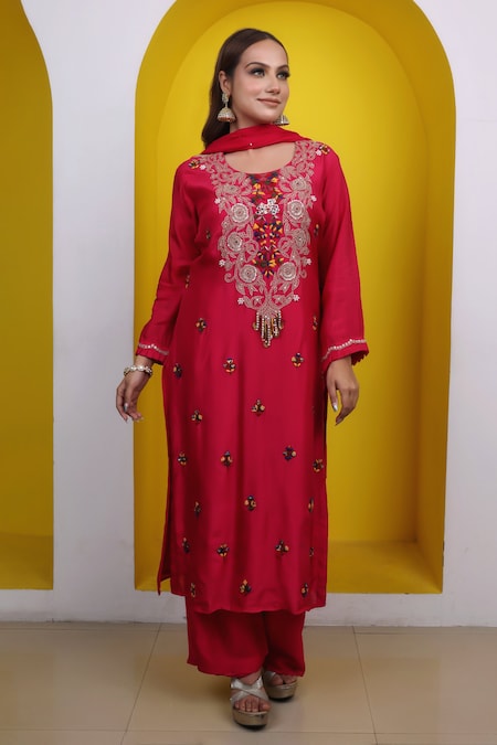 Lasha Pink Cotton Silk Hand Embroidered Zari Round Floral Kurta Pant Set 