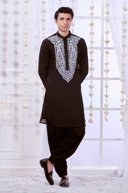 Shop Taroob Black Silk, Cotton Embroidery Bold Paisley Dori Work Kurta Set Shop_Taroob_Black Silk, Cotton Embroidery Bold Paisley Dori Work Kurta Set