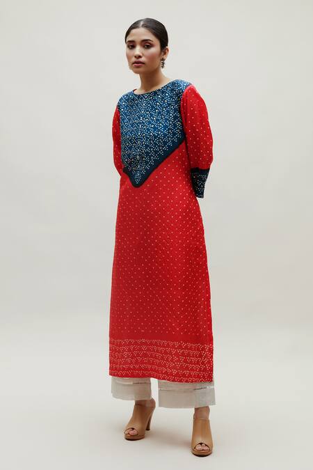 Buy_Naina Jain_Red Silk Embroidery Boat Neck Hand Yoke Straight Kurta _Online_at_Aza_Fashions