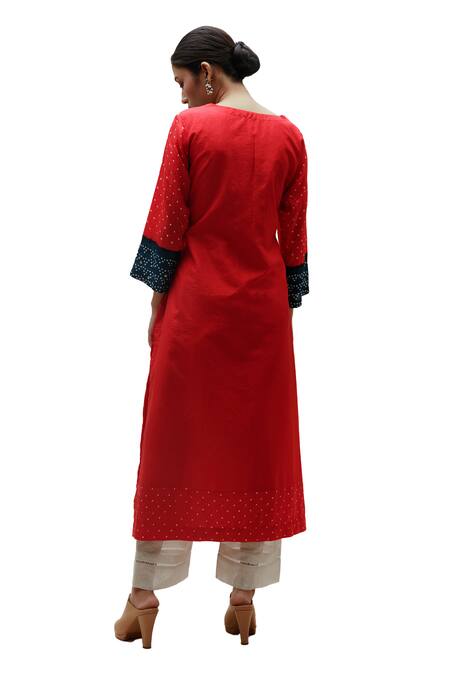 Buy_Naina Jain_Red Silk Embroidery Boat Neck Hand Yoke Straight Kurta 