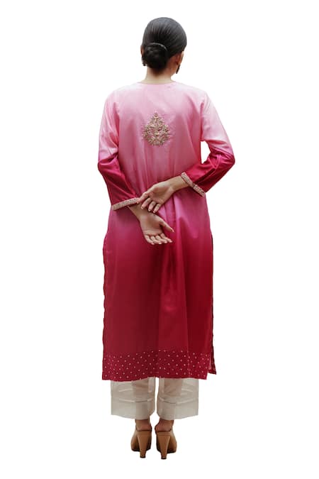 Buy_Naina Jain_Pink Silk Embroidery Round Neck Sarah Hand Yoke Ombre Kurta 