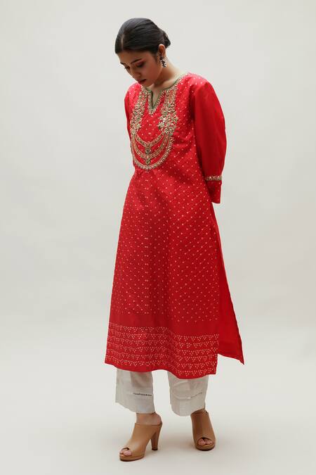 Buy Naina Jain Red Silk Embroidery Round Neck Sarah Hand Yoke Long Kurta Online at Aza Fashions Buy_Naina Jain_Red Silk Embroidery Round Neck Sarah Hand Yoke Long Kurta _Online_at_Aza_Fashions
