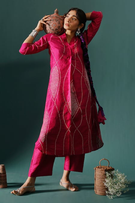 Naina Jain Pink Silk Bandhani V Neck Maze Pattern Kurta With Pant 