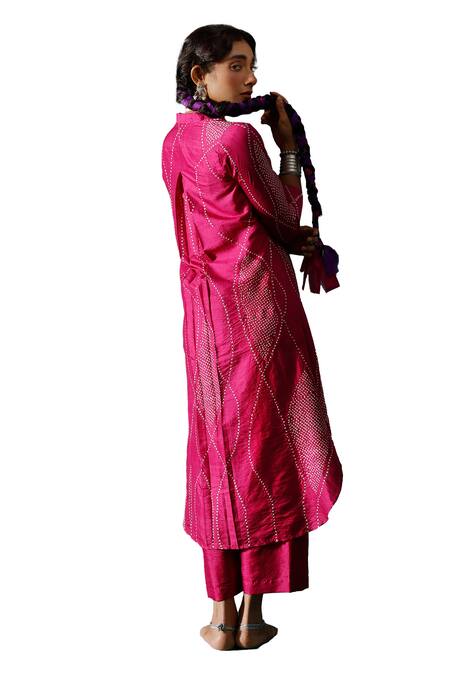 Buy Naina Jain Pink Silk Embroidery V-neck Bandhani Maze Pattern Kurta With Pant Buy_Naina Jain_Pink Silk Embroidery V-neck Bandhani Maze Pattern Kurta With Pant