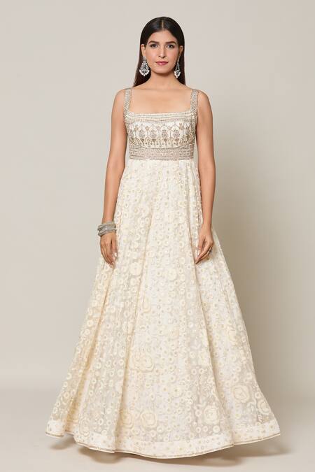 Samyukta Singhania_Ivory Georgette, Net Chains, Sequins, Mughal Bloom Chikankari Gown With Dupatta _at_Aza_Fashions