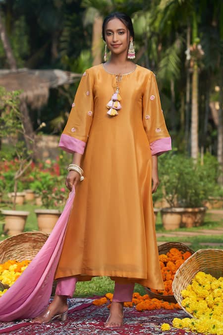 Shop_Megha Pitti_Yellow Organza, Tissue Tassels, Embroidery Keyhole Neck Floral Sleeve Kurta Set _Online_at_Aza_Fashions