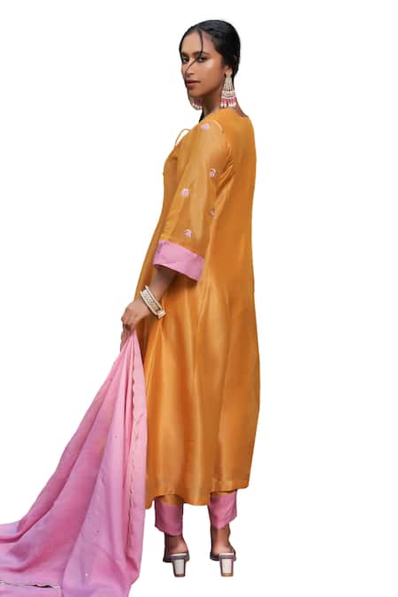 Buy_Megha Pitti_Yellow Organza, Tissue Tassels, Embroidery Keyhole Neck Floral Sleeve Kurta Set 
