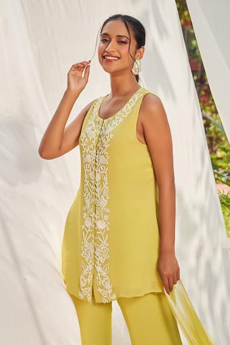 Buy_Megha Pitti_Green Georgette Cut Work, Pearls, Floral Cutdana And Embroidered Kurta Pant Set 