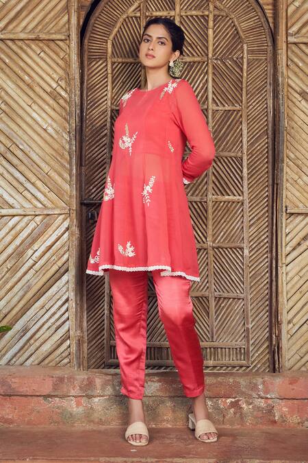 Buy_Megha Pitti_Red Georgette, Satin Sequins, Pearls Round Neck Sheer Embroidered Kurta Pant Set _Online_at_Aza_Fashions