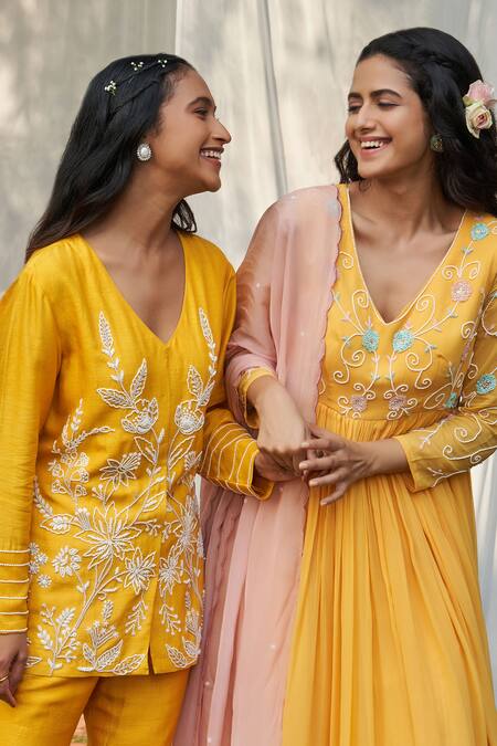 Megha Pitti_Yellow Georgette Embroidery, Pearls V-neck Anarkali With Dupatta _Online_at_Aza_Fashions