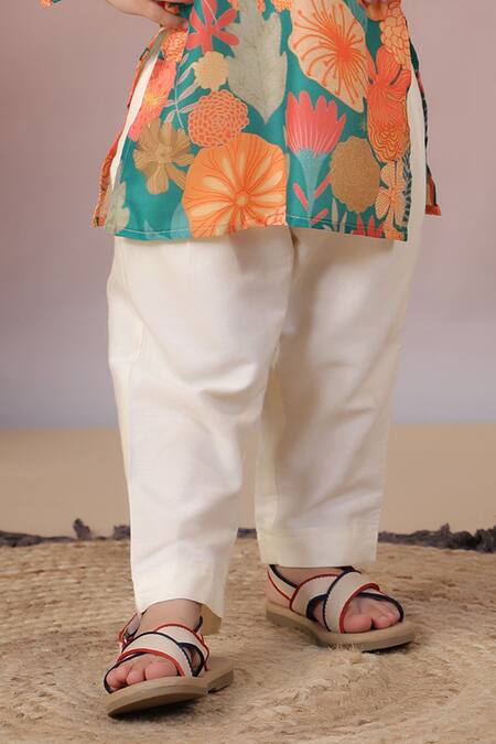 Casa Ninos_Green Muslin, Cotton Floral Print Kurta And Pyjama Set _at_Aza_Fashions