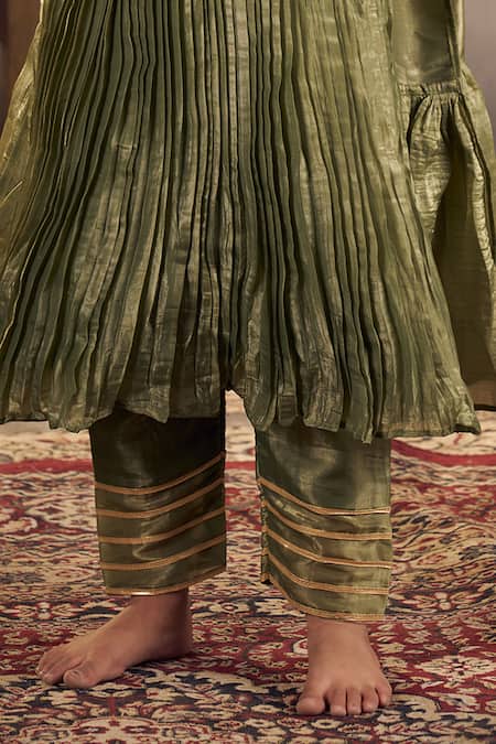 Buy Vivedkids Green Tissue, Crepe Gota Patti Embellished Accordion Pleated Anarkali Set Online at Aza Fashions Buy_Vivedkids_Green Tissue, Crepe Gota Patti Embellished Accordion Pleated Anarkali Set _Online_at_Aza_Fashions