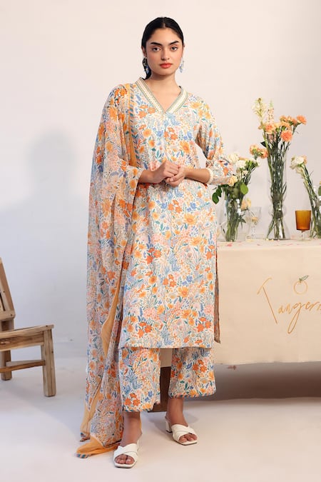 Baise Gaba Off White Dupatta Chiffon Printed Floral V-neck Freesia Kurta Pant Set 