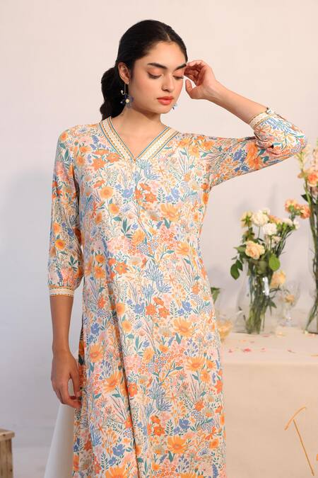 Baise Gaba_Off White Rayon, Chiffon Embroidery, Tassels Freesia Floral Print Kurta Pant Set _at_Aza_Fashions