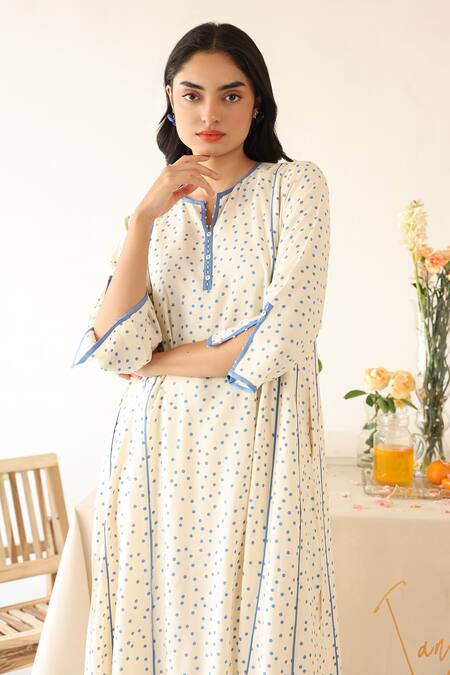 Baise Gaba_Off White Rayon Split V-neck Polka Dot Print Kurta With Pant _at_Aza_Fashions