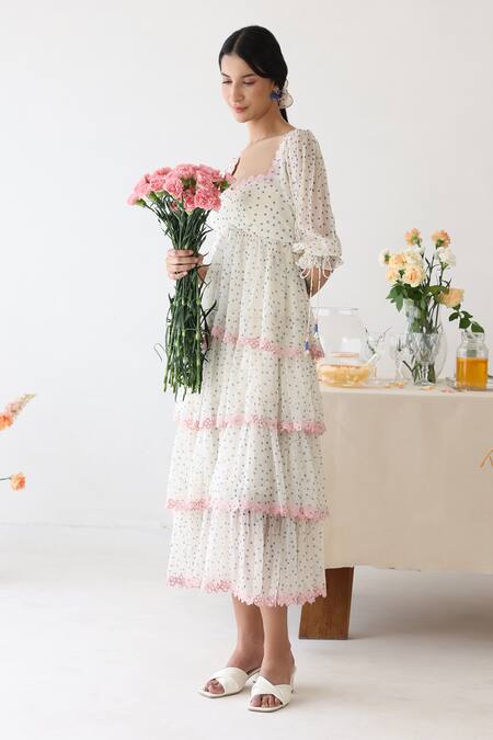 Buy_Baise Gaba_Off White Chiffon Sweetheart Neck Lush Polka Dot Print Dress 