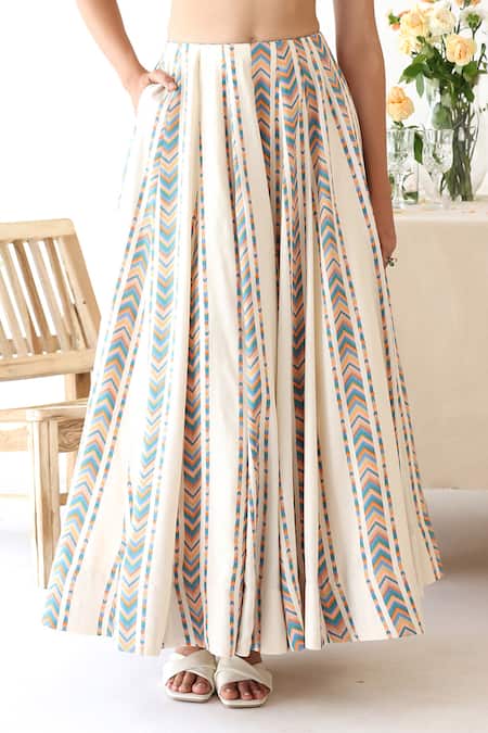 Baise Gaba Off White Rayon Spectrum Online at Aza Fashions Baise Gaba_Off White Rayon Spectrum _Online_at_Aza_Fashions