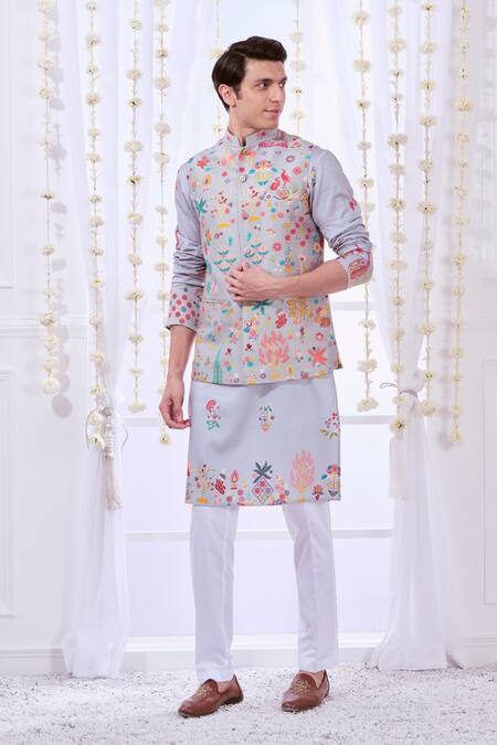 Buy Taroob Gray Silk Embroidery Grey Kalamkari Nehru Jacket Online at Aza Fashions Buy_Taroob_Gray Silk Embroidery Grey Kalamkari Nehru Jacket_Online_at_Aza_Fashions