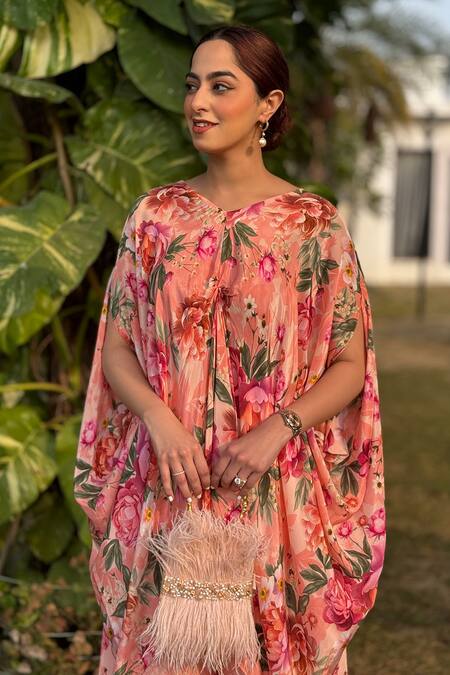 Buy_Be Chic_Pink Crepe Embroidery V-neck Meadow Bloom Print Draped Kaftan With Pant
