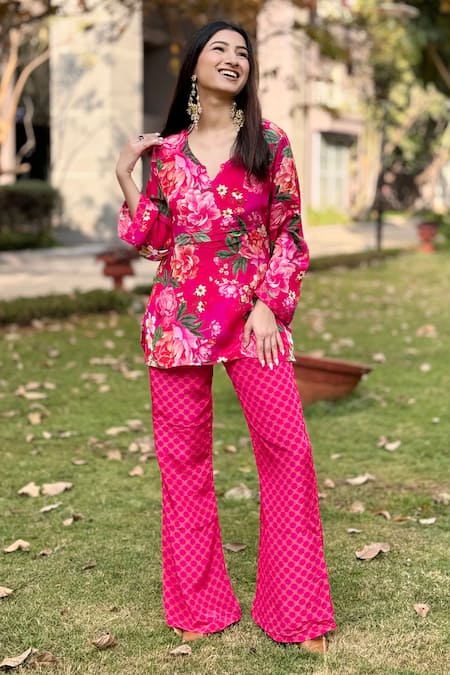 Be Chic Orchid Flora Print Top With Bootcut Pant 