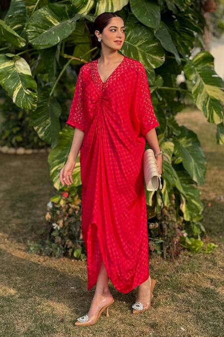 Buy_Be Chic_Pink Silk Sequins, Cut Work V-neck Vineyard Bloom Print Asymmetric Kaftan_Online_at_Aza_Fashions