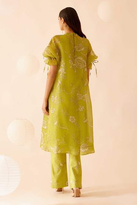 Shop Bunka Green Silk Organza Sequins, Embroidery Boat Bia Rosa Print Kurta With Camisole at Aza Fashions Shop_Bunka_Green Silk Organza Sequins, Embroidery Boat Bia Rosa Print Kurta With Camisole _at_Aza_Fashions