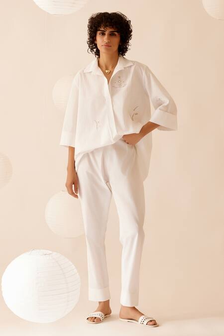 Buy Bunka White Cotton Embroidery Collared Chintz Fleur Top Online at Aza Fashions Buy_Bunka_White Cotton Embroidery Collared Chintz Fleur Top _Online_at_Aza_Fashions