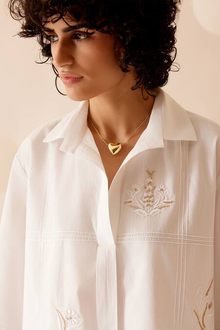 Shop Bunka White Cotton Embroidery Collared Chintz Fleur Top Shop_Bunka_White Cotton Embroidery Collared Chintz Fleur Top