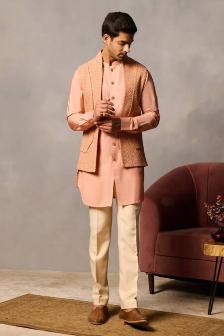 Philocaly Peach Silk Embroidery Thread Open Bundi at Aza Fashions Philocaly_Peach Silk Embroidery Thread Open Bundi _at_Aza_Fashions