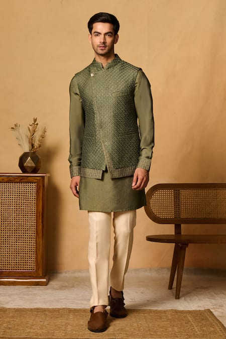 Shop Philocaly Green Silk Embroidery Gold Dori Bundi Online at Aza Fashions Shop_Philocaly_Green Silk Embroidery Gold Dori Bundi _Online_at_Aza_Fashions