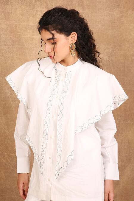 The Right Cut_White Cotton Bandeau Neck Forest Solid Collared Shirt _at_Aza_Fashions