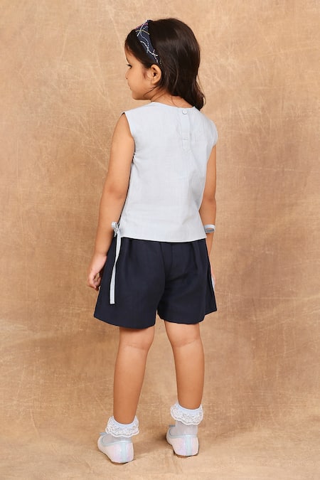 The Right Cut Summer Daisy Embroidered Top With Shorts 