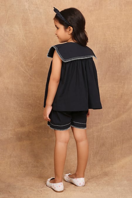 The Right Cut Pilgrim Collared Top With Shorts 