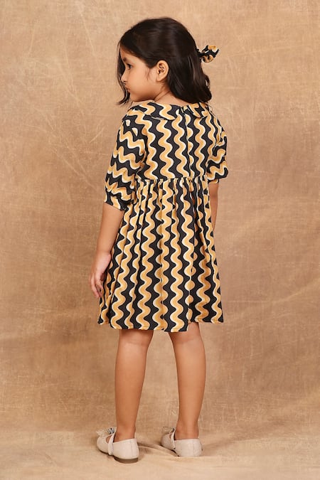 The Right Cut Black & Gold Swirl Print Dress 