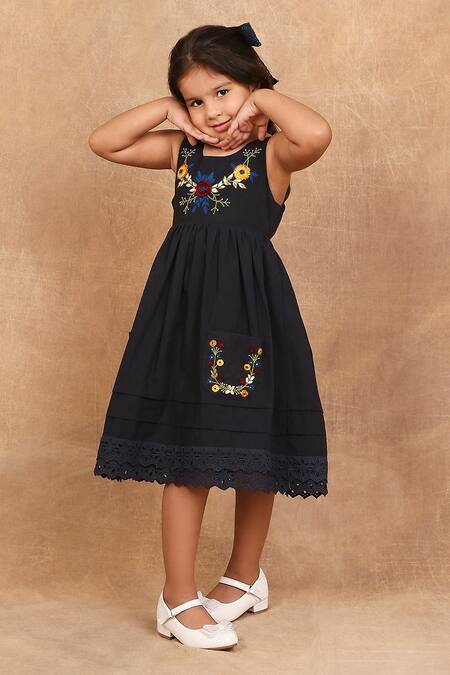 Buy_The Right Cut_Black Cotton Embroidery Floral Thread Dress 