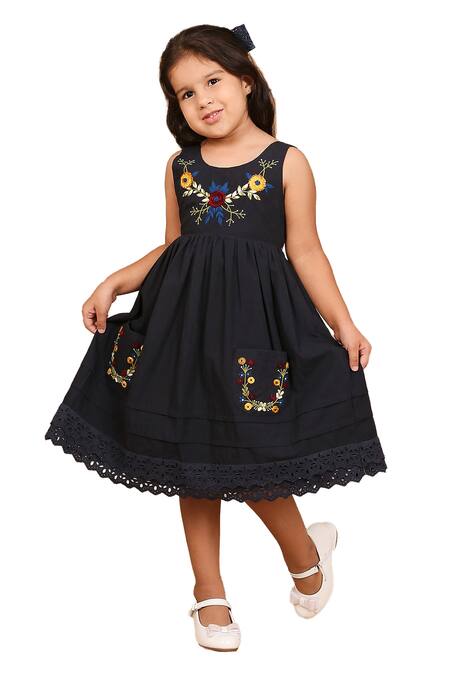 Shop_The Right Cut_Black Cotton Embroidery Floral Thread Dress 