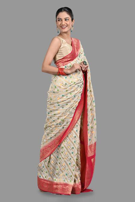 Shop Zal From Benaras Cream Chiffon Embroidery Pure Saree With Unstitched Blouse Piece Online at Aza Fashions Shop_Zal From Benaras_Cream Chiffon Embroidery Pure Saree With Unstitched Blouse Piece_Online_at_Aza_Fashions