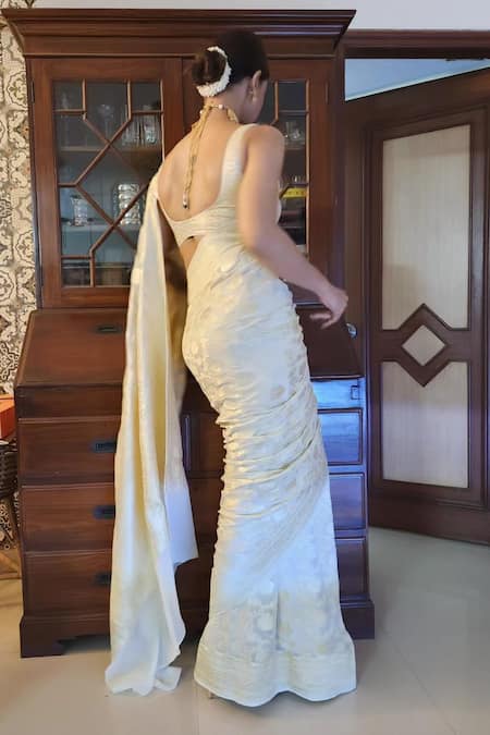 Zal From Benaras Flower Vine Pattern Saree With Unstitched Blouse Piece 