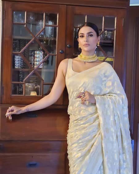 Shop_Zal From Benaras_Cream Georgette, Handloom Flower Vine Pattern Saree With Unstitched Blouse Piece _Online_at_Aza_Fashions