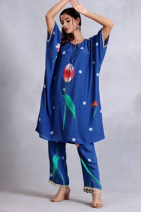Radhika Jindal_Blue Cotton, Silk Lace V-neck Embroidered Anti-fit Kurta Set_Online_at_Aza_Fashions