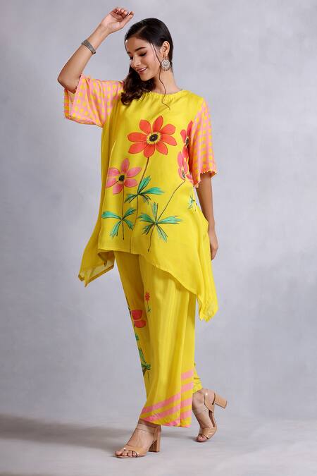 Radhika Jindal_Yellow Cotton, Silk Embroidery Round Floral Pattern Asymmetric Kurta Pant Set_Online_at_Aza_Fashions