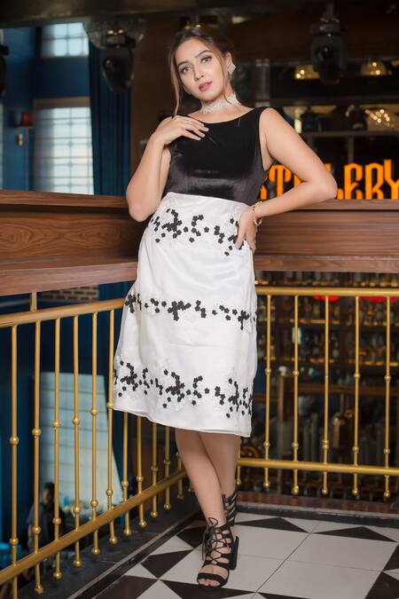 Bohobi_Black Organza Embroidery Round Neck Floral Midi Dress _Online_at_Aza_Fashions