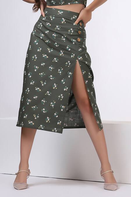 Shop Bohobi Green Sweetheart Neck Floral Print Top And Skirt Set Online at Aza Fashions Shop_Bohobi_Green Sweetheart Neck Floral Print Top And Skirt Set _Online_at_Aza_Fashions