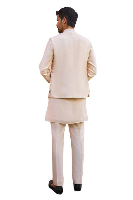 Buy_ISHA GUPTA TAYAL_Beige Chanderi Silk, Cotton Embroidery, Zari Bundi Set 