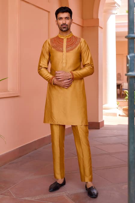 Isha Gupta Tayal Gold Pure Chanderi Silk Embroidered Dori Short Kurta And Pant Set 