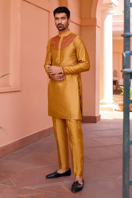 Shop_ISHA GUPTA TAYAL_Gold Chanderi Silk, Cotton Embroidery Dori Short Kurta And Pant Set 