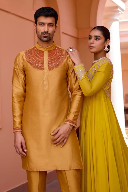 ISHA GUPTA TAYAL Gold Chanderi Silk, Cotton Embroidery Dori Striaght Kurta Online at Aza Fashions ISHA GUPTA TAYAL_Gold Chanderi Silk, Cotton Embroidery Dori Striaght Kurta _Online_at_Aza_Fashions