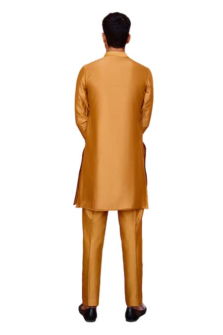 Shop ISHA GUPTA TAYAL Gold Chanderi Silk, Cotton Embroidery Dori Striaght Kurta Shop_ISHA GUPTA TAYAL_Gold Chanderi Silk, Cotton Embroidery Dori Striaght Kurta