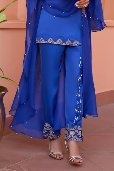 Buy_ISHA GUPTA TAYAL_Blue Linen, Satin Diamonds, Beads, Embroidery V-neck Hoor Cape With Kurta Set 