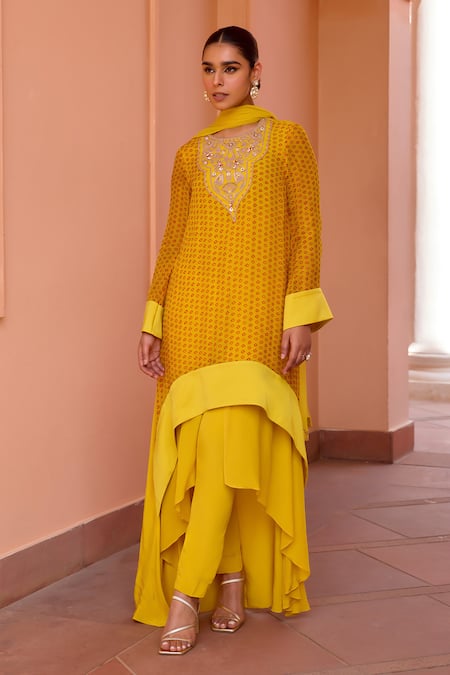 Isha Gupta Tayal Yellow Organza Printed Bandhani Round Gulbaag Kurta Pant Set 